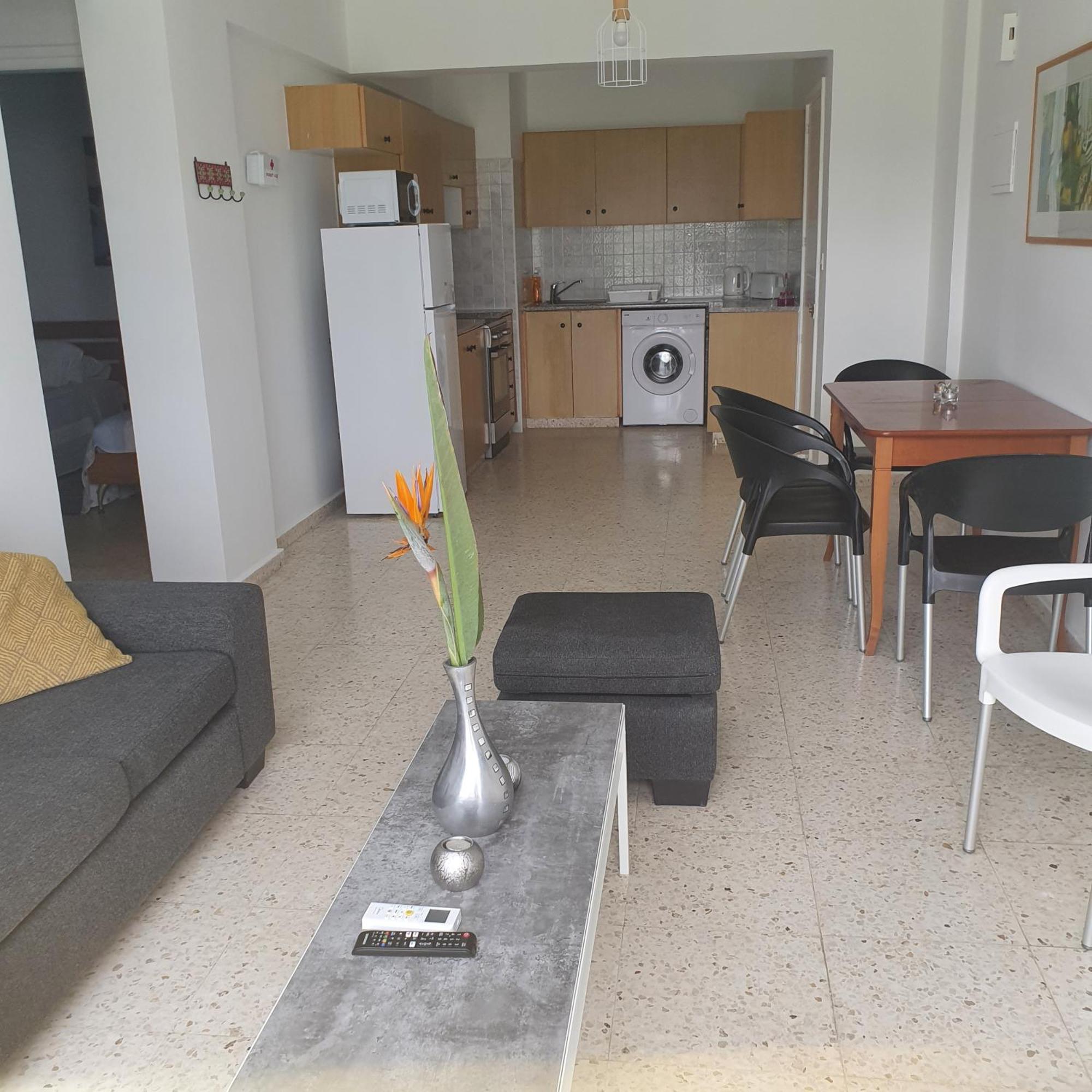 G&E Harbour Apartments Latsi Eksteriør bilde