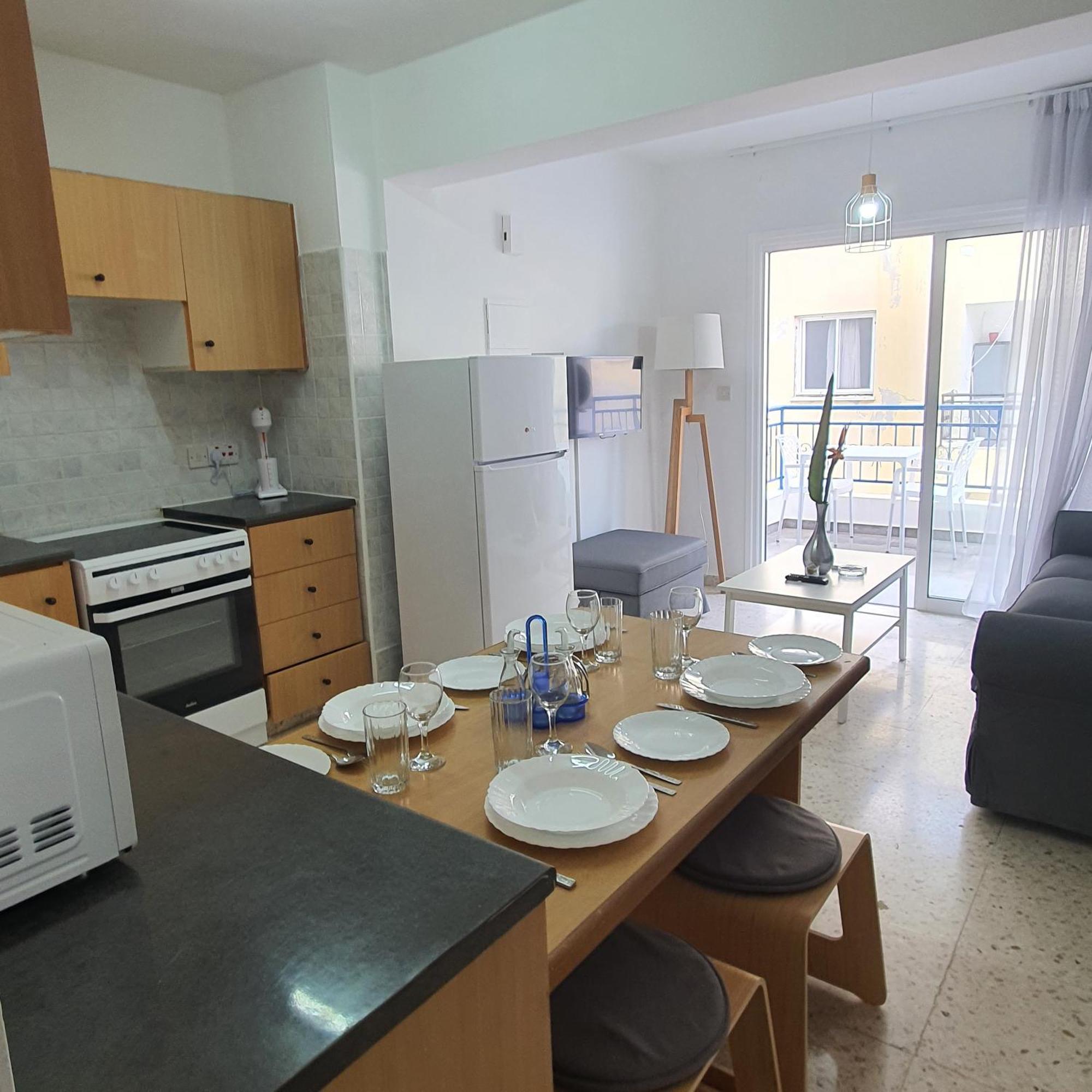 G&E Harbour Apartments Latsi Eksteriør bilde